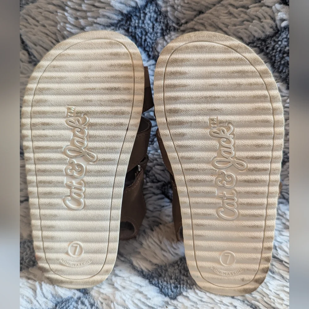 Brown Kids Cat & Jack Fisherman Sandals - Picture 4 of 4